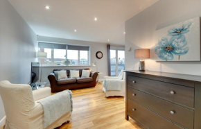 Modern 2 Bedroom apartment with River Views, Newcastle Upon Tyne